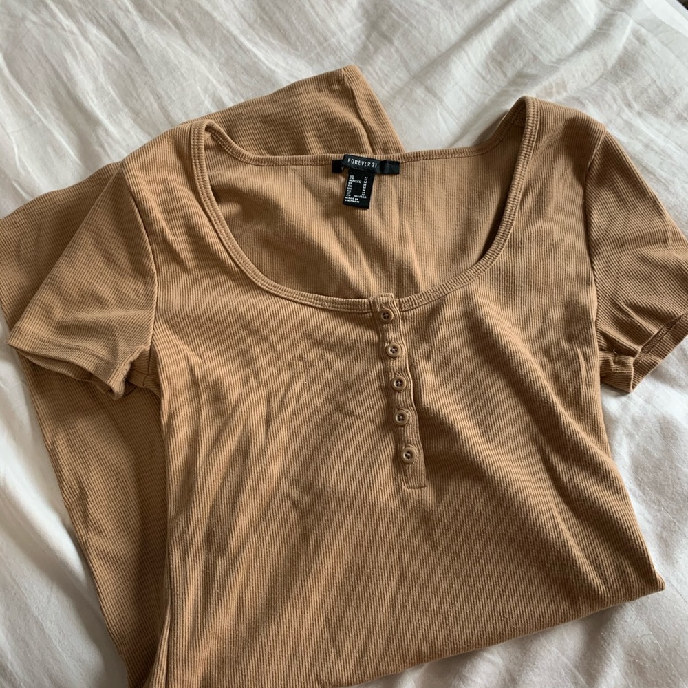 bodycon tan summer dress with buttons